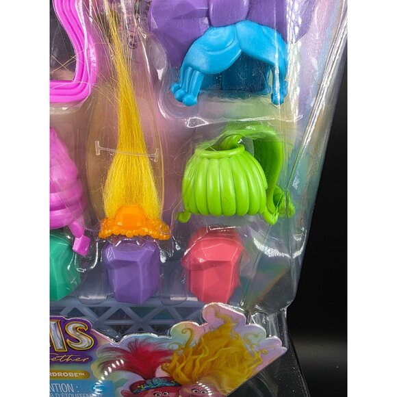 DreamWorks Trolls Band Together Hairageous Wardrobe Playset - Picture 4 of 10